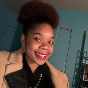 Meet your Posher, Alana